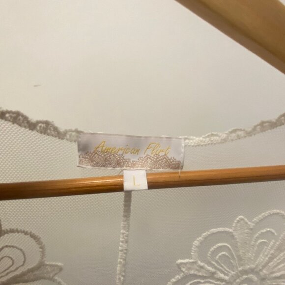 🌊✨ Flowy White Lace Beach Cover-Up by American Flirt - Size M ✨🌊 - Picture 5 of 5